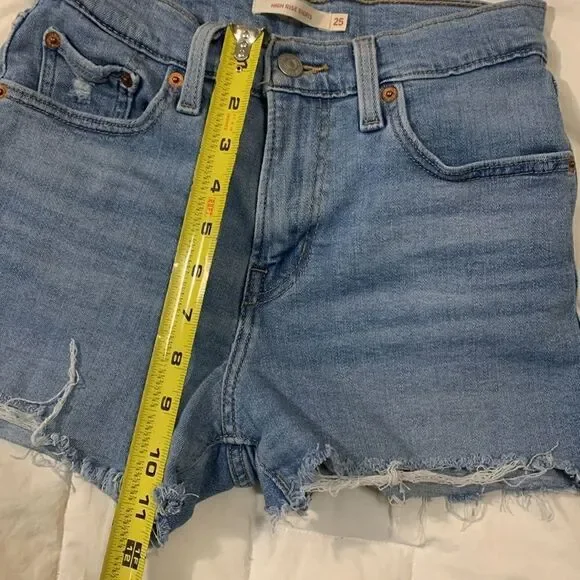 LEVIS, short shorts, size 25 waist, great condition, - Picture 6 of 10